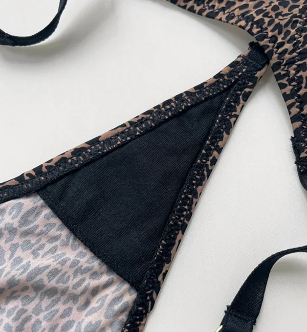 Sexy Seamless Ice Silk Thong Elvaio – 7 Stunning Colors of Softness & Seduction