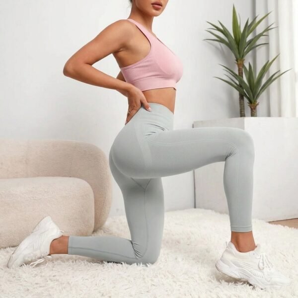 Women's Seamless Yoga Leggings – High Waist Compression Activewear Women's Seamless Yoga Leggings for Flexible Training and Everyday Comfort